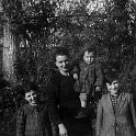 Nonna_Ersilia_con_i_figli_Sabino_Carmelina_e_Tecla_anni_40